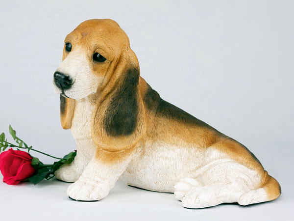 Tri color basset hound urn