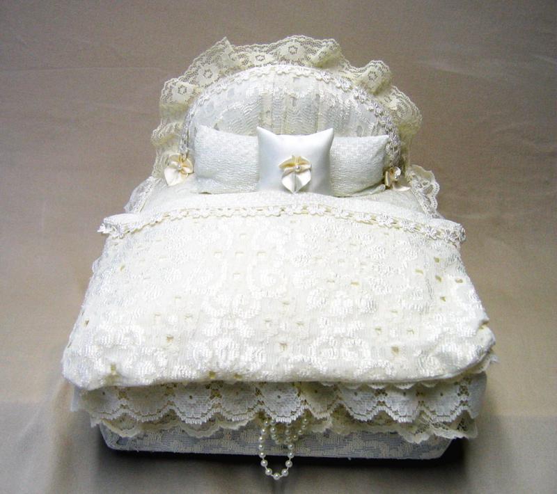 Lace memorial Bed box