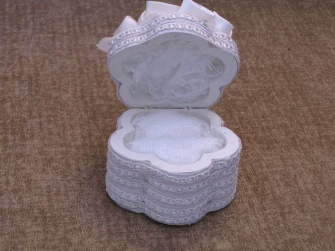 satin rose box shown open