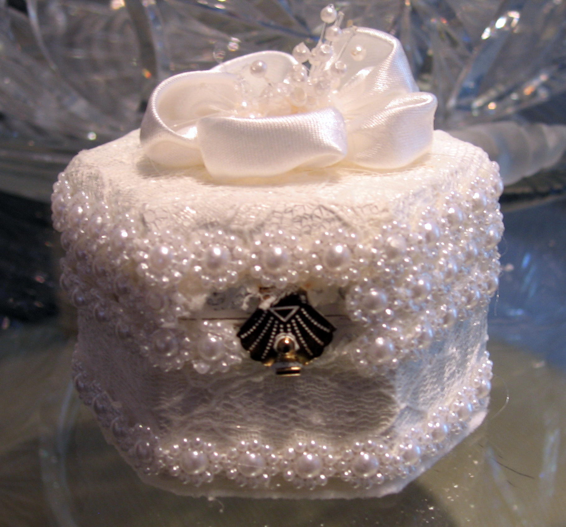 pearls and flower engagement ring box