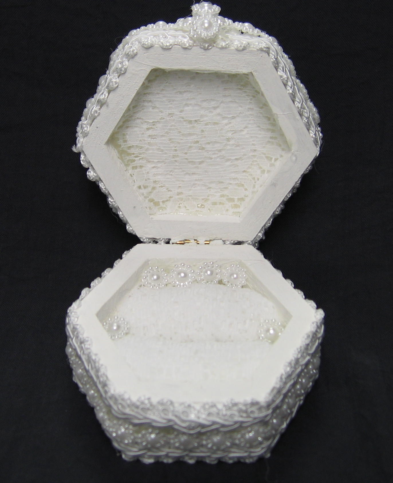 Hexagon Roses Ring Box shown open